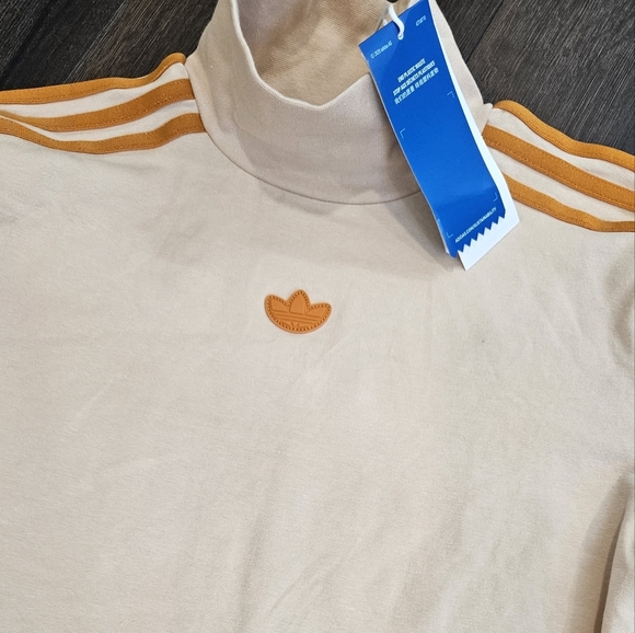 NEW 🍑 adidas Cropped Tight Fit Metallic-Stripe Long Sleeve Tee - SIZE L - Picture 8 of 13